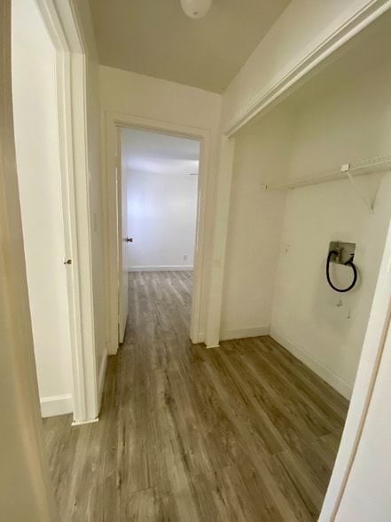 Building Photo - 1400 Gandy Blvd N