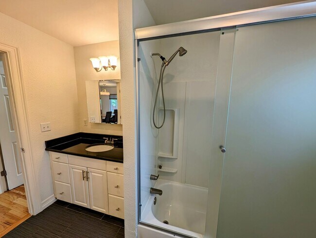 Building Photo - BEAUTIFUL 4 Bed 2 Bath Hampden Neighborhoo...