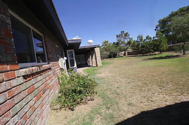 Building Photo - 19014 Armington Dr