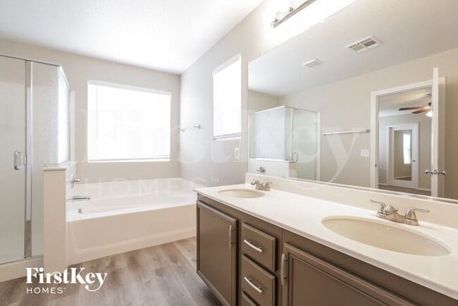 Building Photo - 7326 Caballo Range Ave