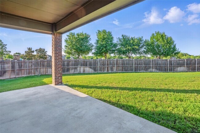 Building Photo - 1001 Vineyard Dr