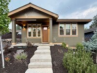 Building Photo - Gorgeous 3 BR craftsman close to NWX and Shevlin Park