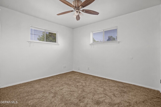 Building Photo - 9532 Waverly Dr