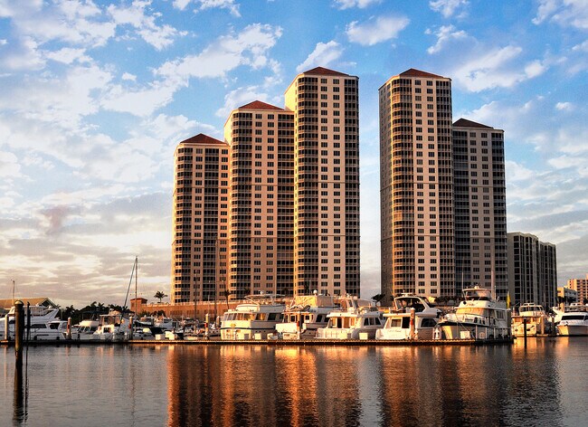 Building Photo - 2104 W First St