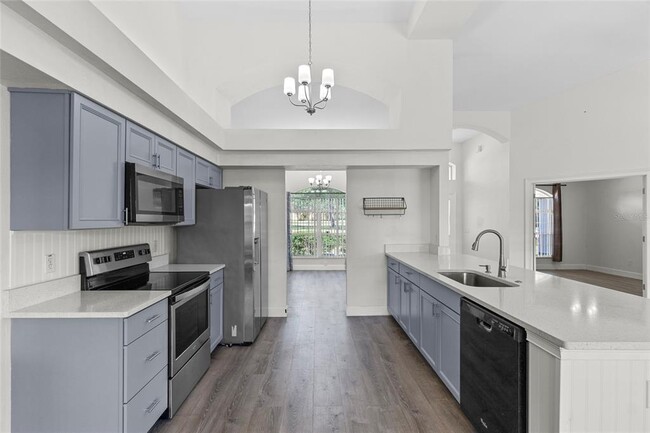 Building Photo - 11490 SW 46th Ave