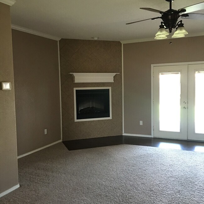 Building Photo - GREAT HOME GREAT LOCATION