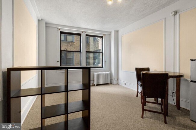 Building Photo - 1324 Locust St