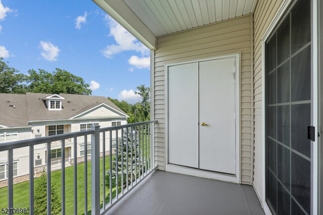 Building Photo - 1305 Meadow Brook Ct