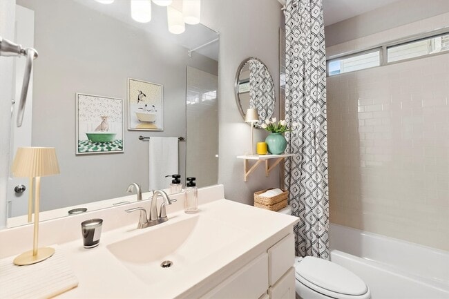 Building Photo - 4520 Del Rey Ave