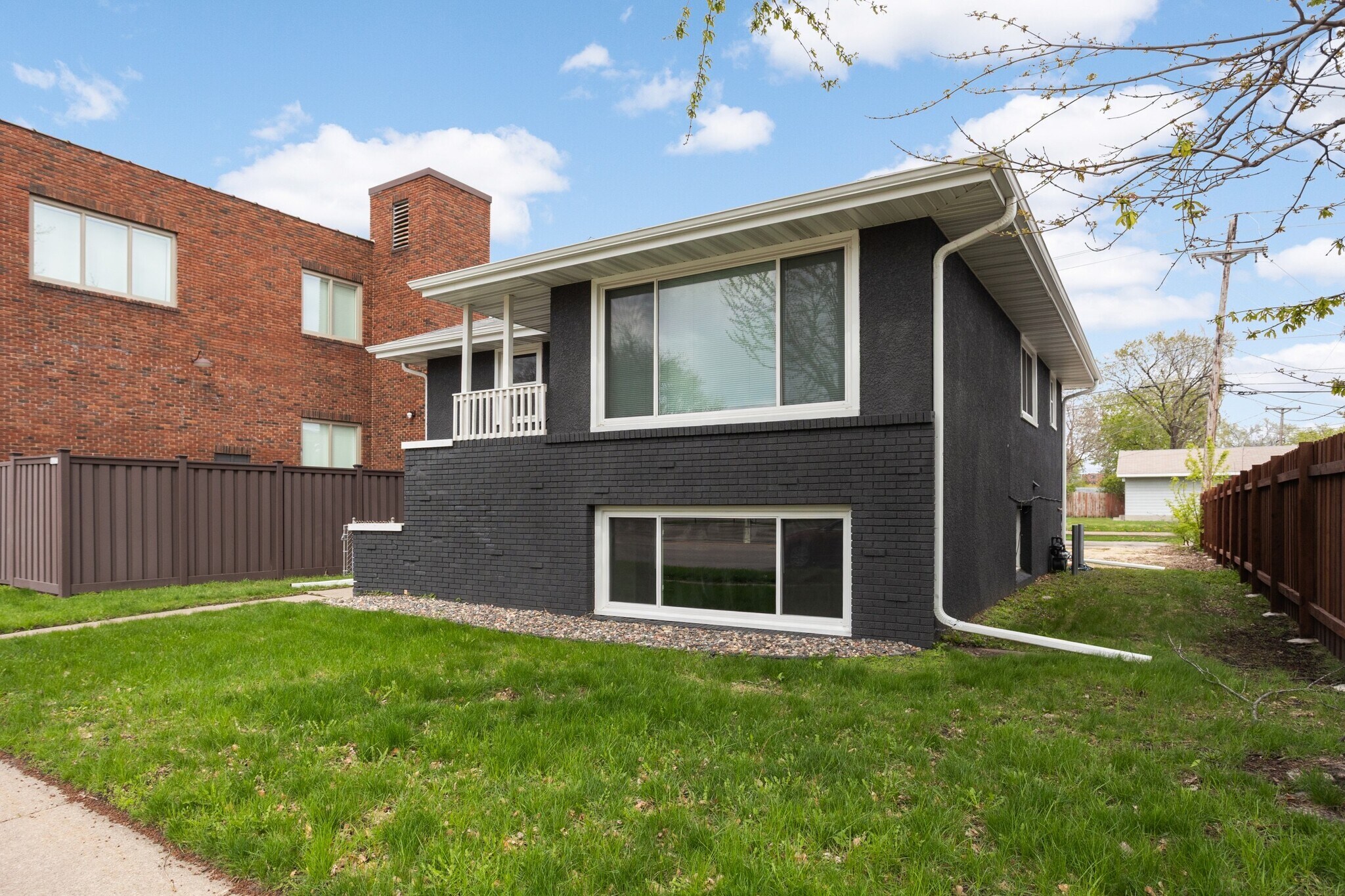 Building Photo - 1284 Snelling Ave N