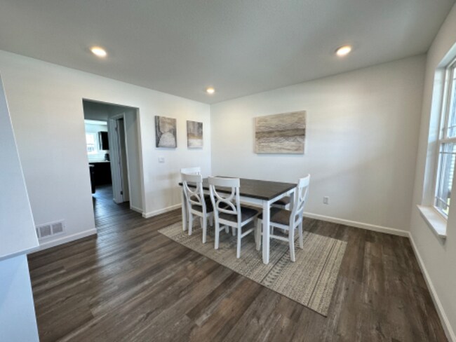 Building Photo - 4145 Bradley Dr