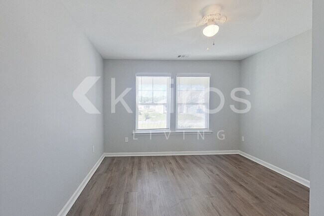 Building Photo - 121 Cottage Grove Rd