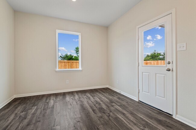 Building Photo - 345 Fastboy Ln