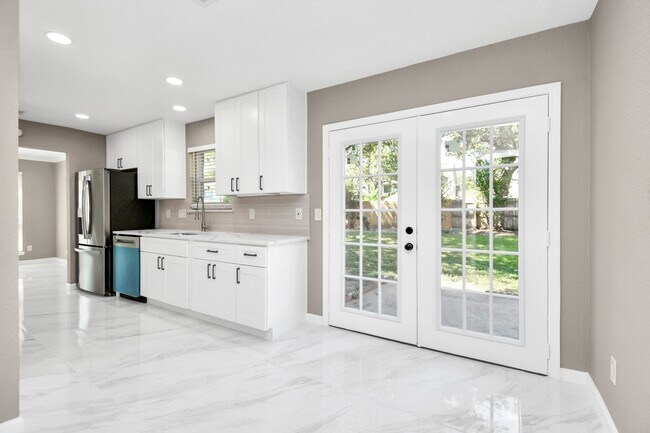 Building Photo - 14326 Little Willow Walk