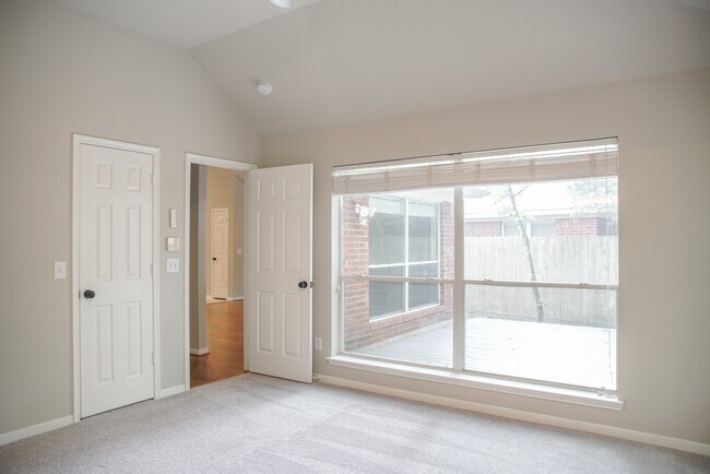 Building Photo - 91 N Willow Point Cir
