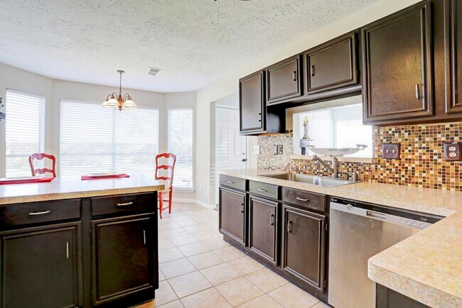 Building Photo - 21702 N Tangle Creek Ln