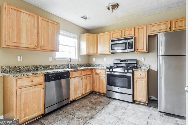 Building Photo - 150 Hazelhurst Dr