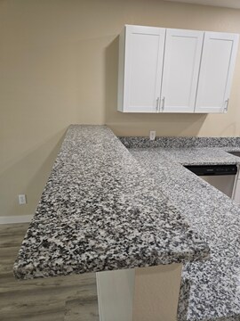 Building Photo - 123 N Glenwood Dr