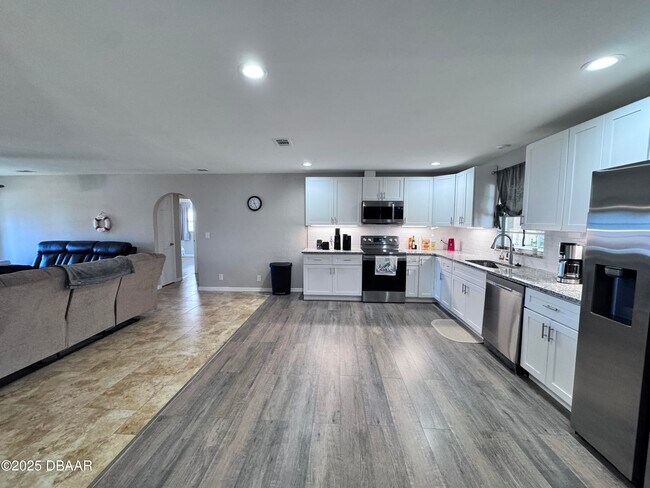 Building Photo - 6 Ocean Cir