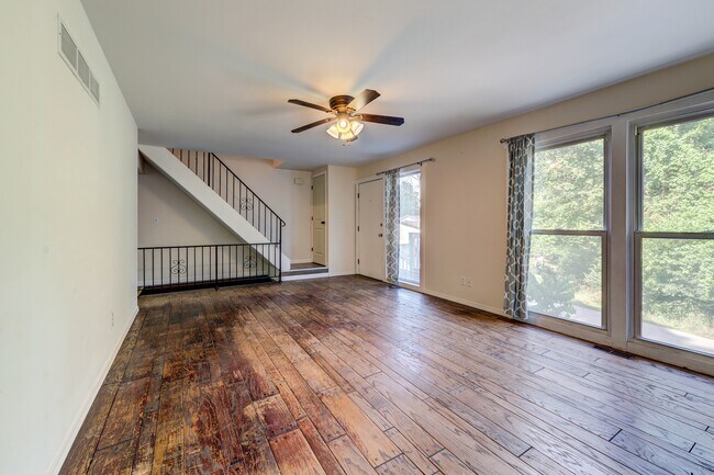 Building Photo - 7211 Wayles Dr