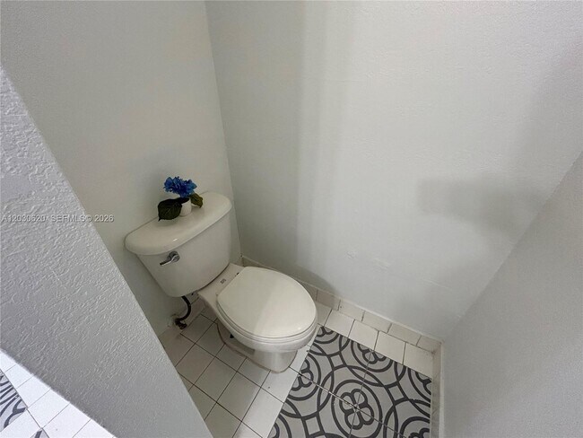 Building Photo - 4205 N University Dr