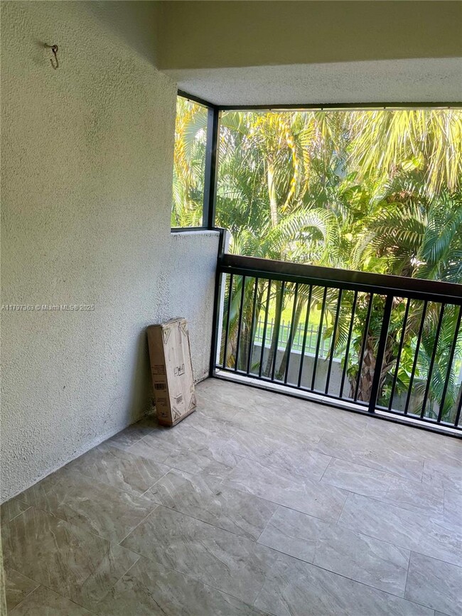 Building Photo - 6695 Racquet Club Dr