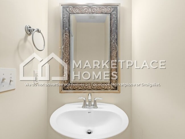 Building Photo - 533 Panorama Park Pl