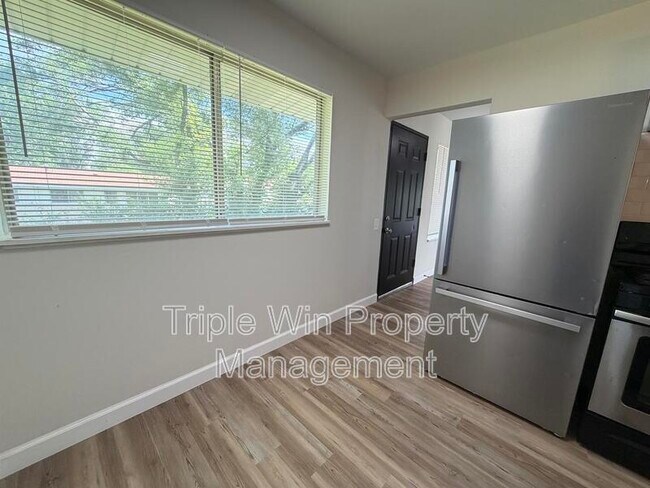 Building Photo - 2257 Luxmore Dr
