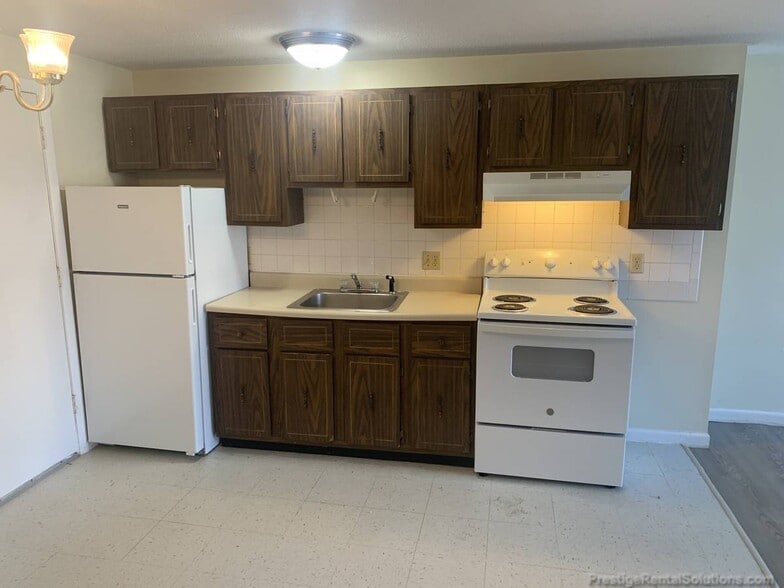 Building Photo - 39 Dinan Dr