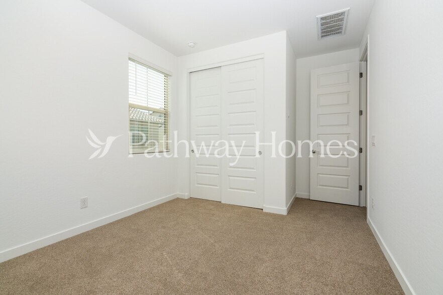 Building Photo - 9915 E Tiburon Ave