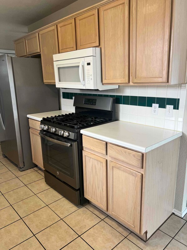 Building Photo - 1000 Laurelleaf Dr