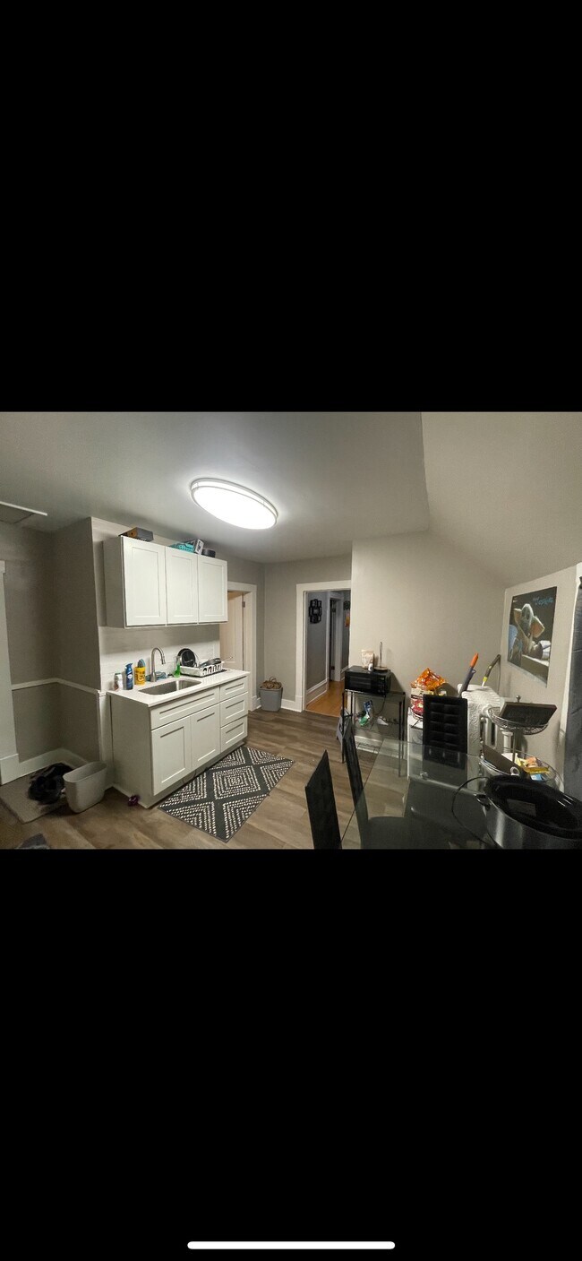 Building Photo - 2738 Emerson Ave S