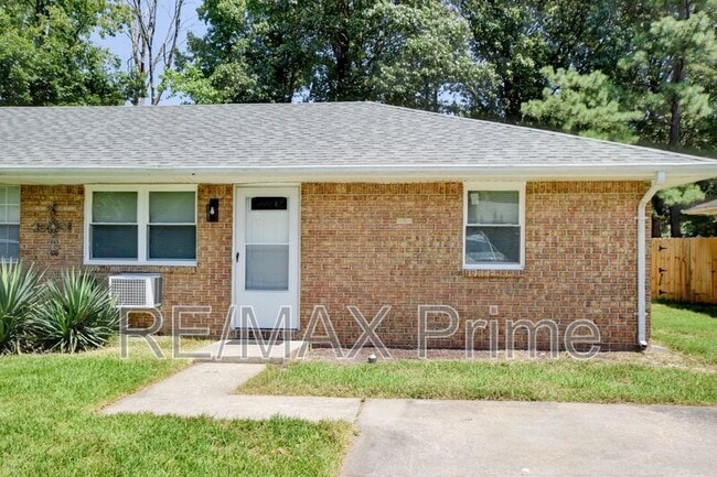 Building Photo - 1302 Linden Ave