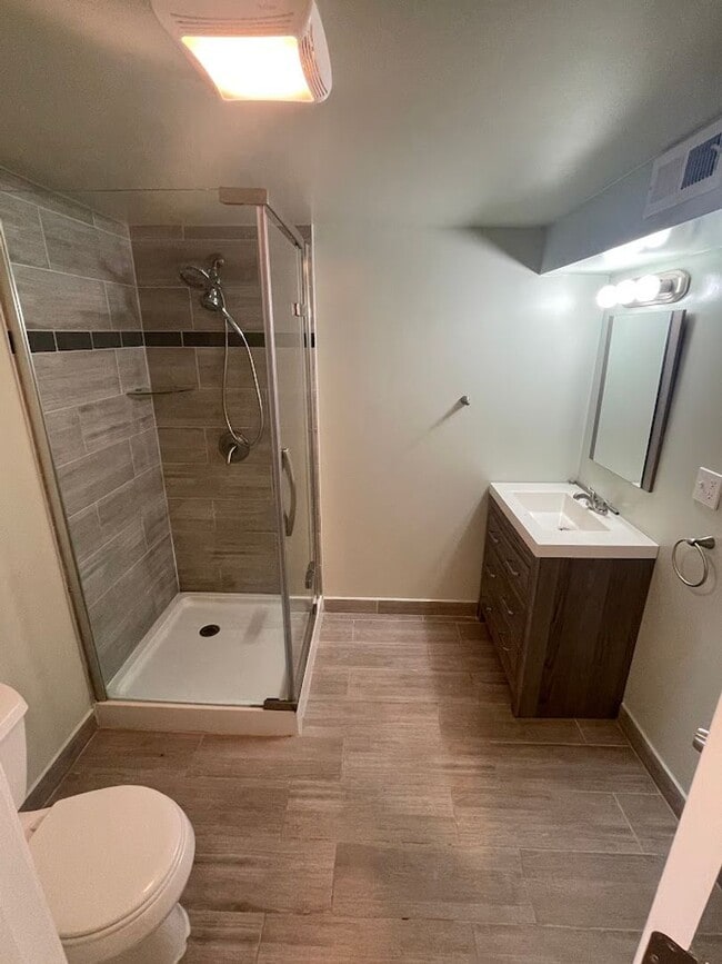 Building Photo - Newly Renovated 3 Bedroom in Silver Spring