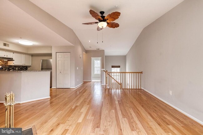 Building Photo - 20 Sandstone Ct