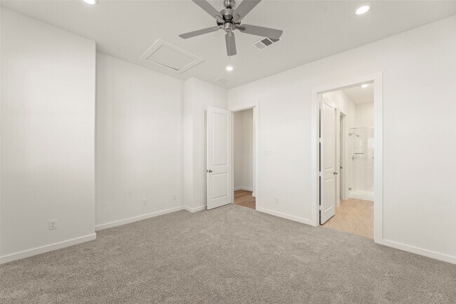 Building Photo - 3335 Verdant Ln