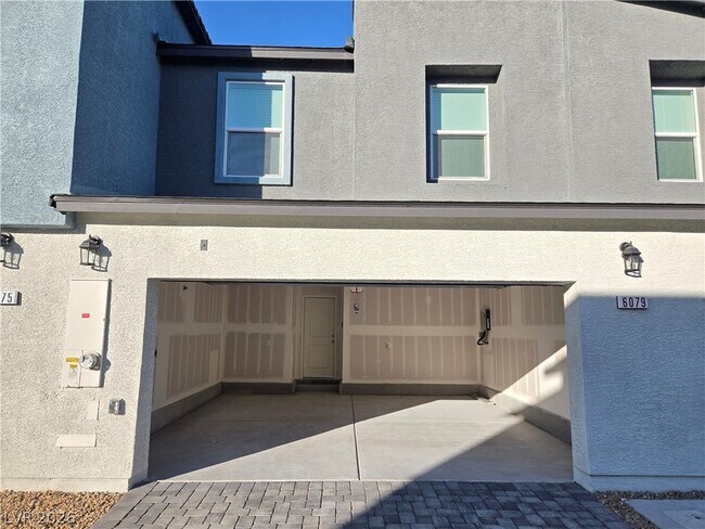 Building Photo - 6079 Cosmos Gdn St