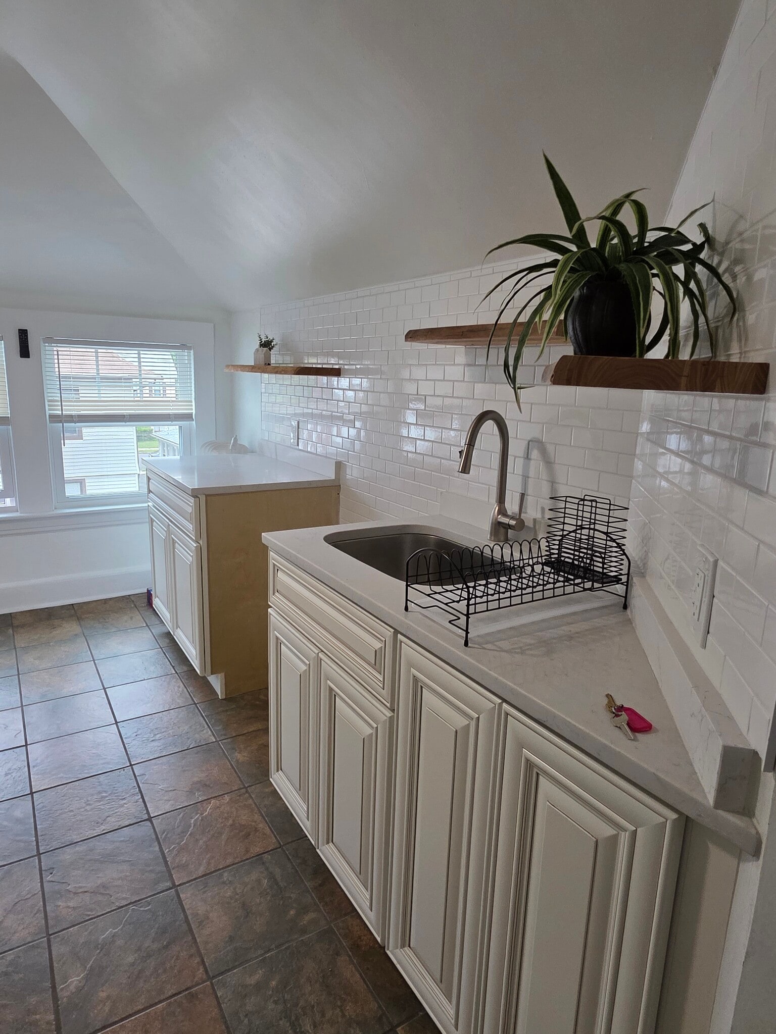Kitchen - 164 Laurel Pl