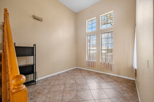 Building Photo - 516 Carrigane Way