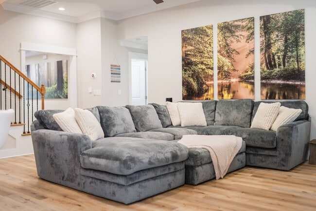 Building Photo - 104 Elohi Ln