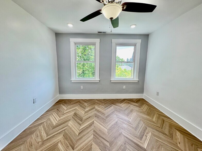 Building Photo - 7122 Card Ln