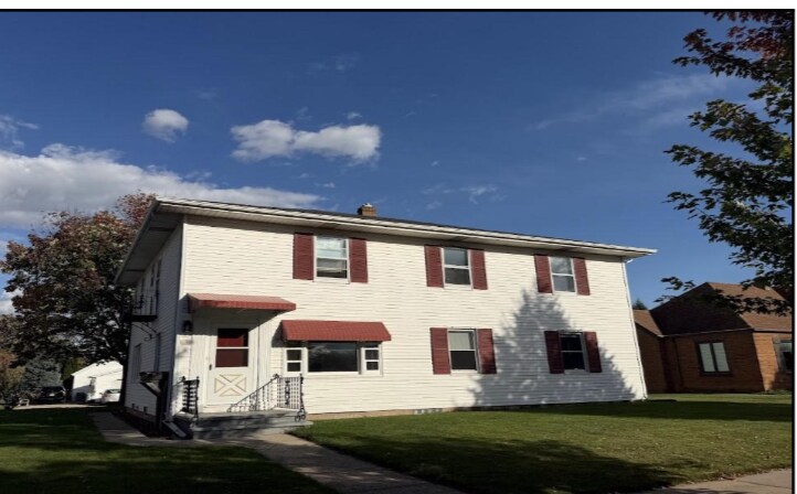 Front of house - 135 S John St