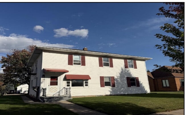 Building Photo - 135 S John St