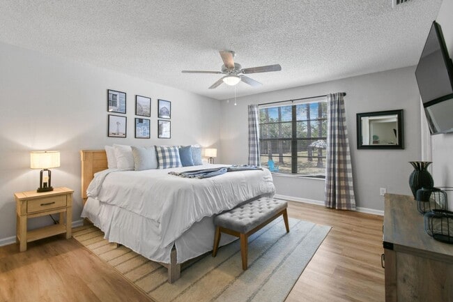 Building Photo - 15739 75th Way N