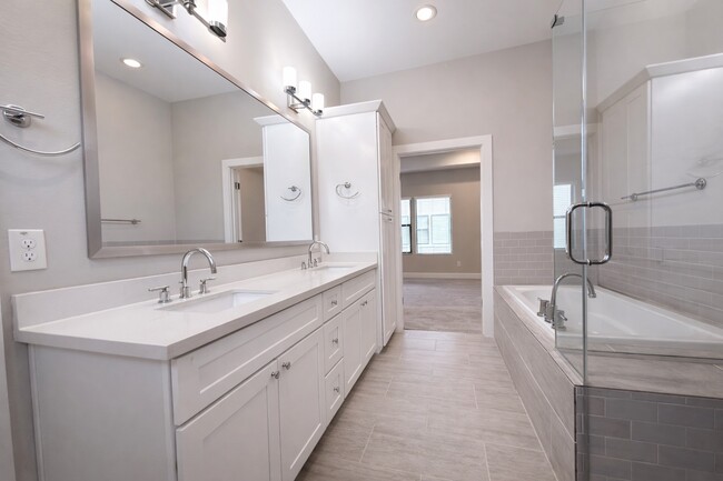 Building Photo - 10806 Warwana Rd