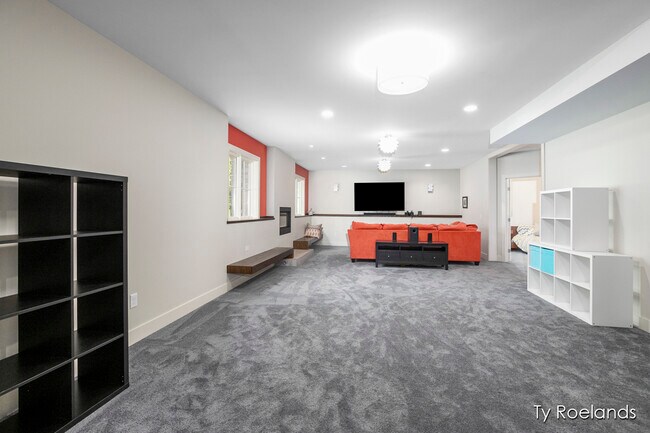 Building Photo - 3757 Lake Birch St NE