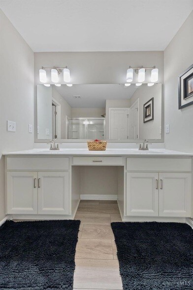 Building Photo - 108 Old Pond Rd