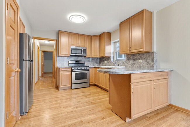 Building Photo - 2931 N 76th Ave