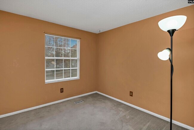 Building Photo - 100 Woodspur Rd