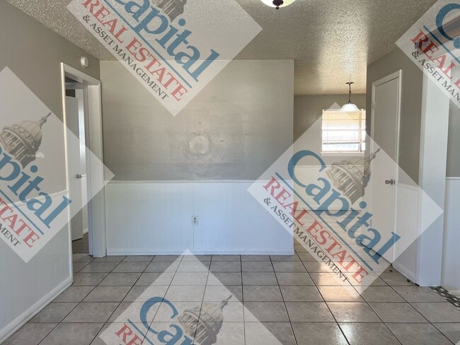 Building Photo - 3 Bedroom With Move In Special